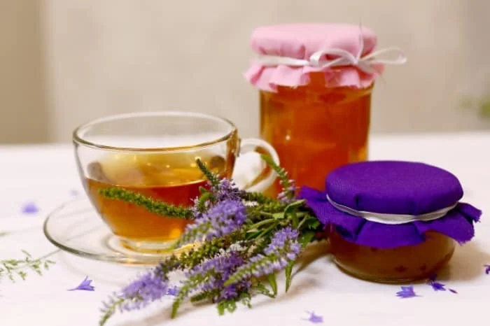 عسل از شهد گل های اسطوخودوس عسل اسطوخودوس