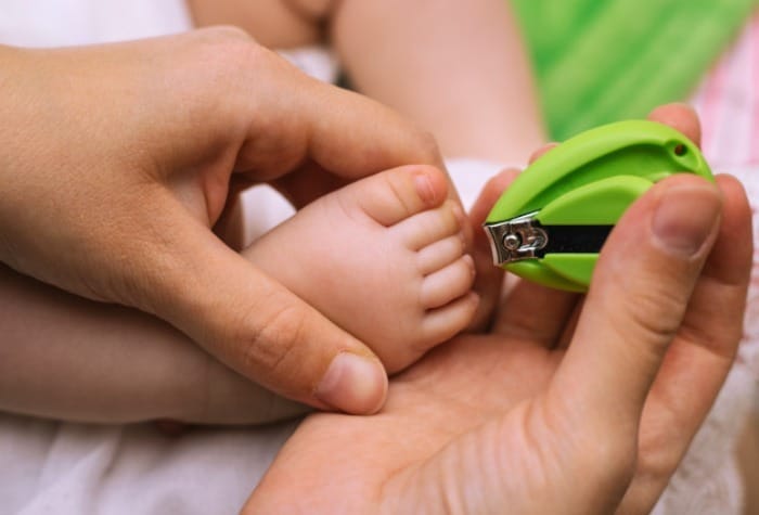 موارد بسیار مهم درباره کوتاه کردن ناخن نوزاد