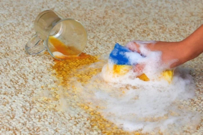 پاک کردن لکه های فرش