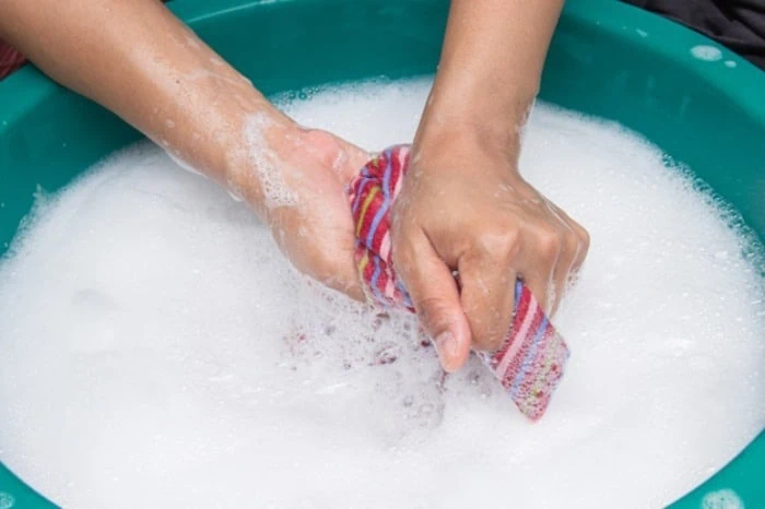 Use baby shampoo to wash clothes Washing