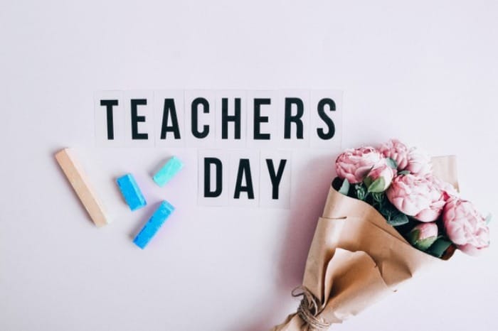 بهترین هدیه روز معلم؛ کادو روز معلم چی بخرم؟