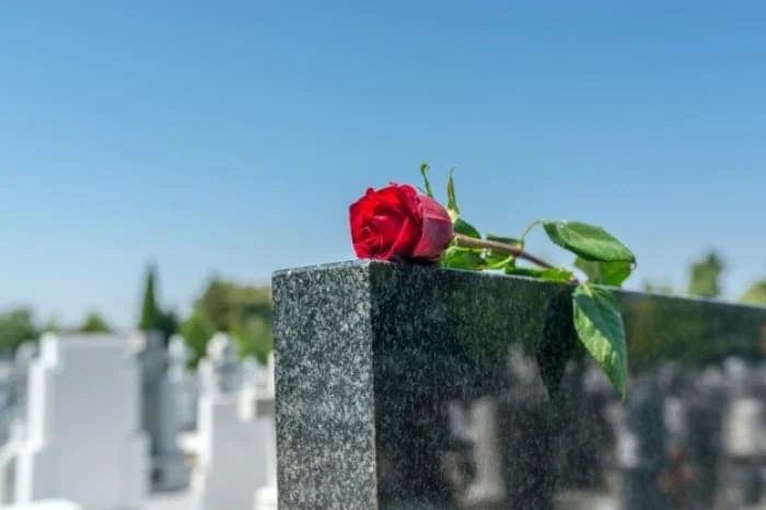 عید پدر و مادر فوت شده