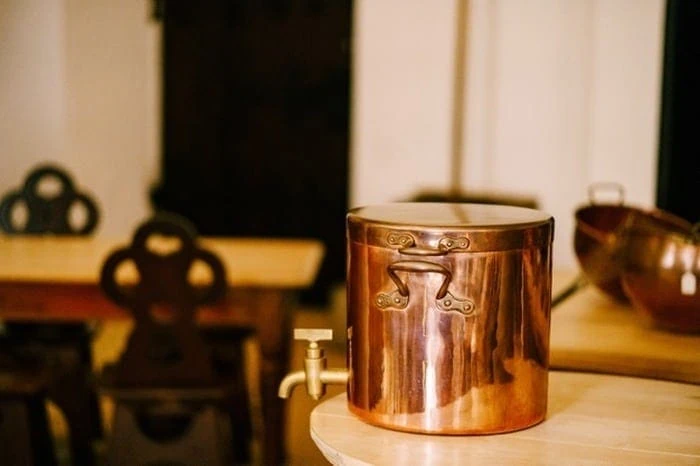 مضرات ظروف مسی