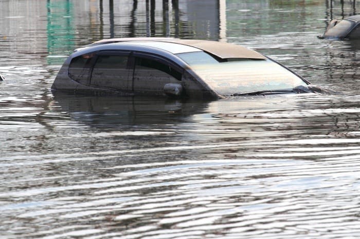 غرق شدن خودرو