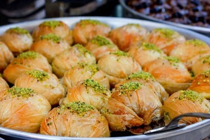 چرا باقلوا نرم میشه