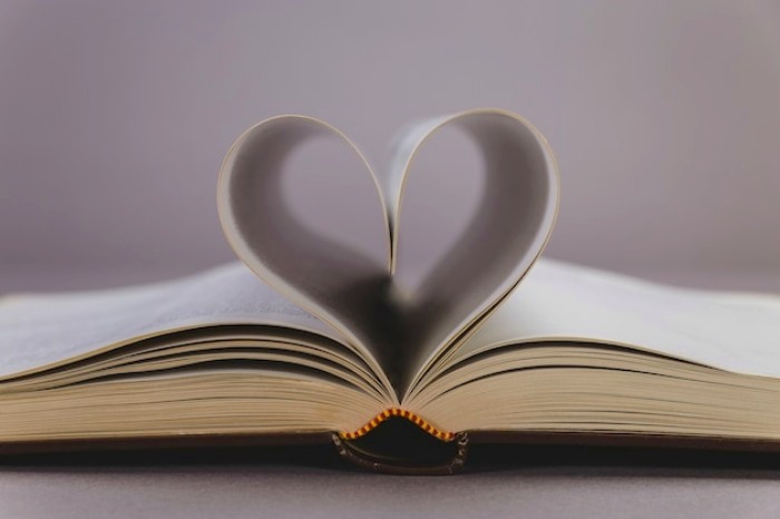 شعرهای رودکی بسیار زیبا و پر احساس