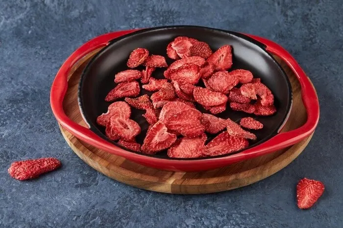 خشک کردن توت فرنگی