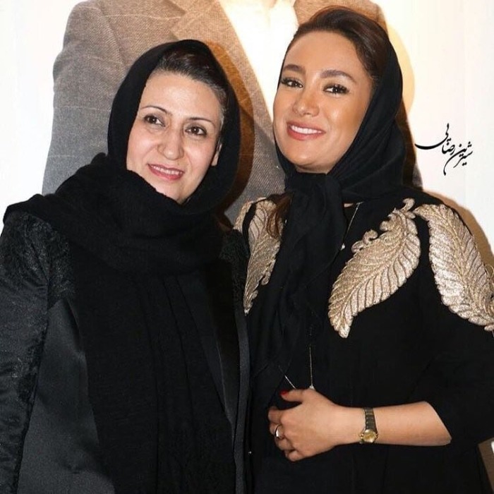 بهاره افشاری در کنار مادرش بهاره افشاری و مادرش
