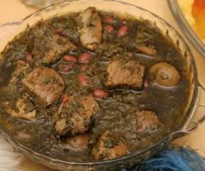 قورمه سبزی با مرغ