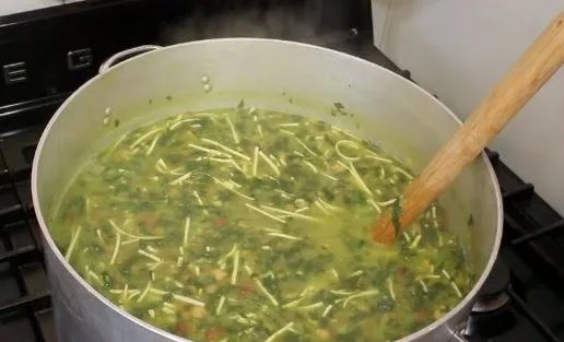 آش رشته سنتی