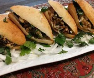 ساندویچ مرغ و قارچ
