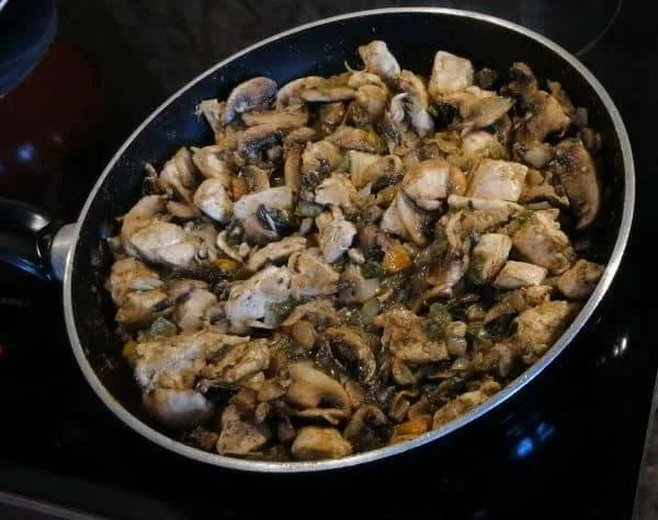 ساندویچ مرغ و قارچ