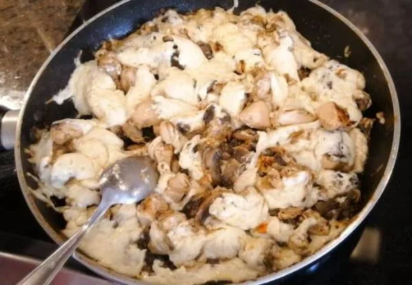 ساندویچ مرغ و قارچ