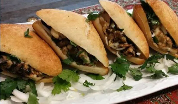 ساندویچ مرغ و قارچ