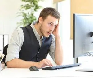 عوارض کار با کامپیوتر