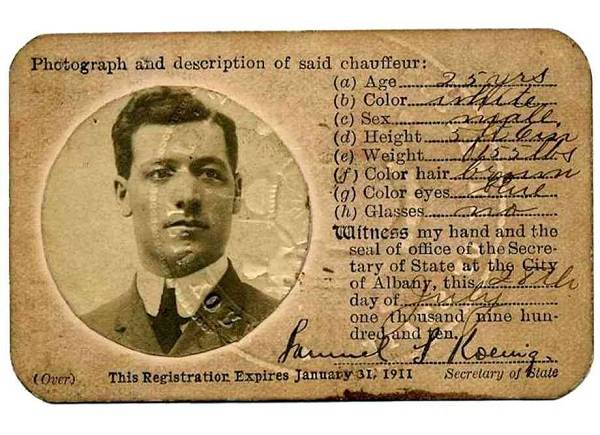 اولین کسی که در دنیا گواهینامه گرفت که بود؟