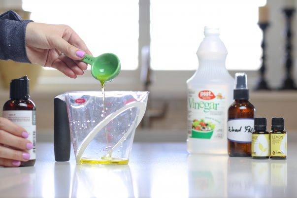 سرکه سفید و روغن جوجوبا