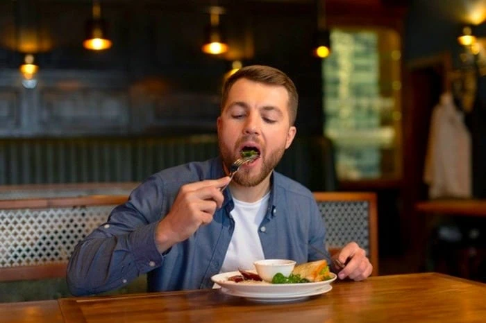 درست جویدن غذا غذا خوردن