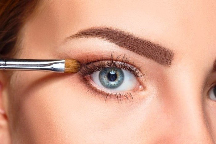 آرایش پلک افتاده