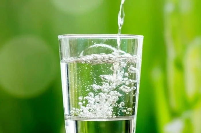 نوشیدن آب 