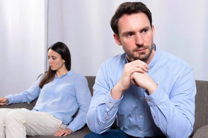 بی علاقگی همسر به صحبت درباره مسائل زندگی صحبت نکردن