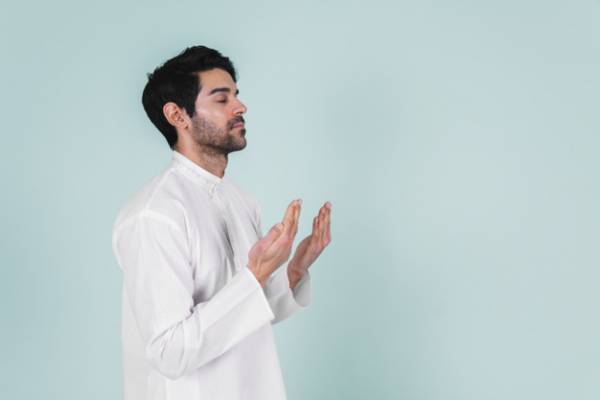 حکم و عاقبت کسی که نماز نمیخواند