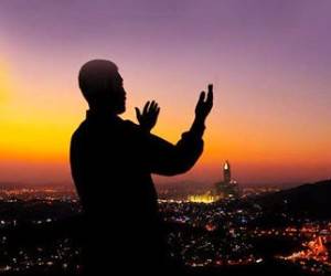 دستور خواندن نماز زیارت به شکل صحیح 