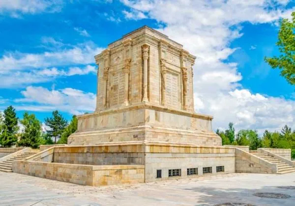آرامگاه فردوسی