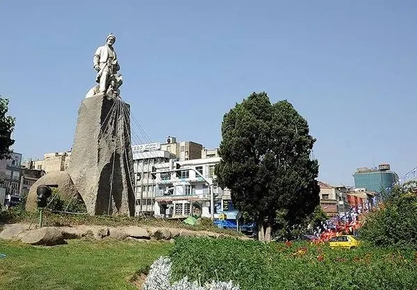 مجسمه میدان فردوسی