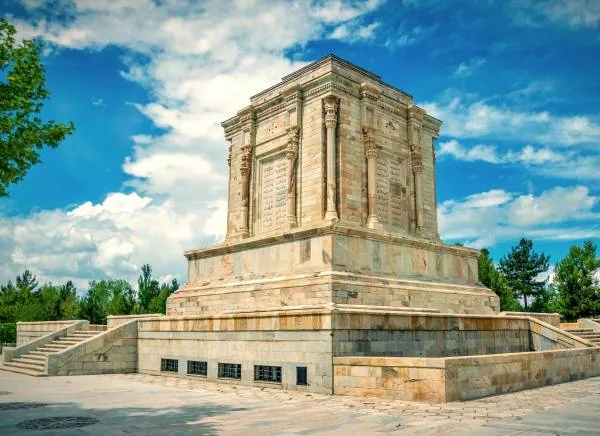آرامگاه کنونی فردوسی
