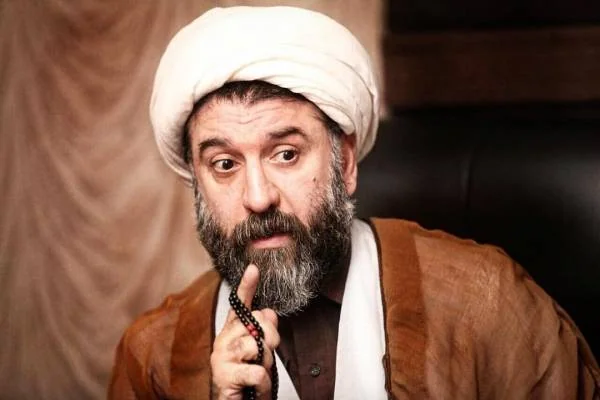 علی انصاریان در نقش روحانی