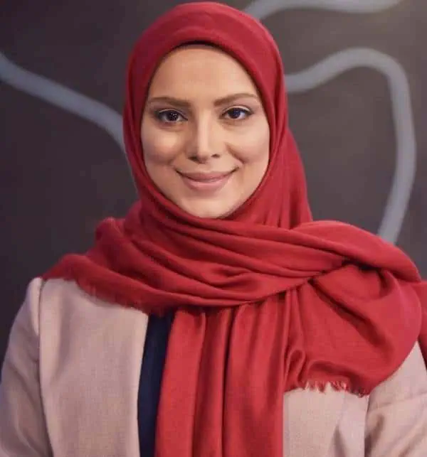 روشنک عجمیان