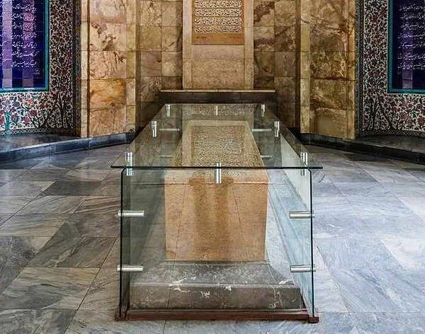 أرامگاه سعدی
