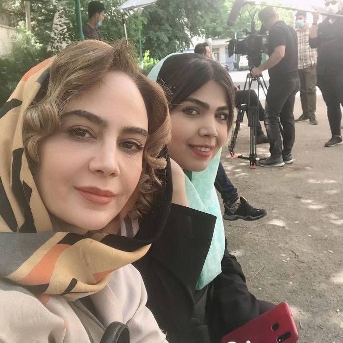 نگین صدق گویا
