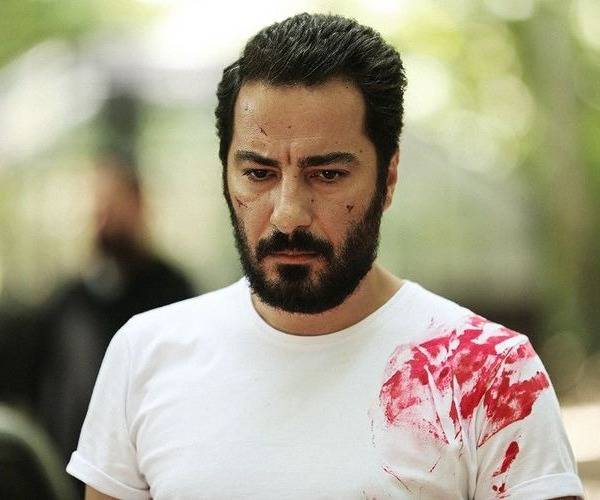 نوید محمدزاده بهترین بازیگر جشنواره اوراسیا شد