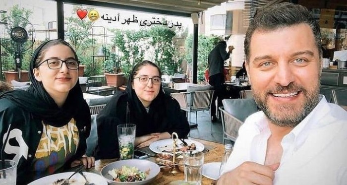 دختران دوقلوی باربد بابایی باربد بابایی و دخترانش