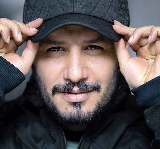 جواد عزتی