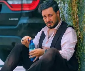 جواد عزتی