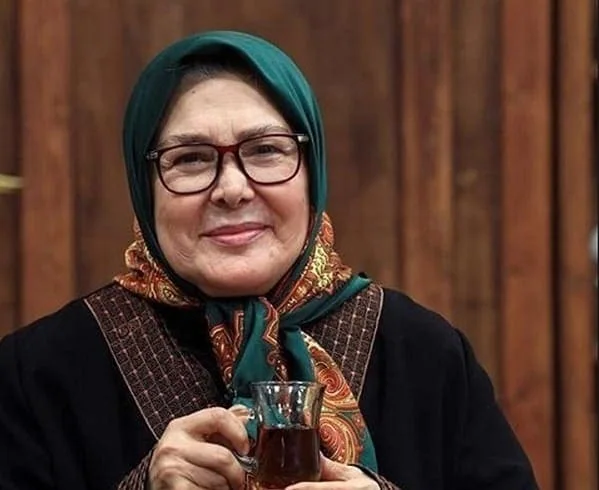 آفرین عبیسی