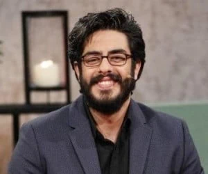 پوریا شکیبایی