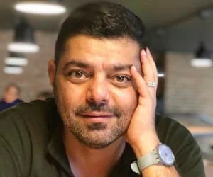 شاهد احمدلو