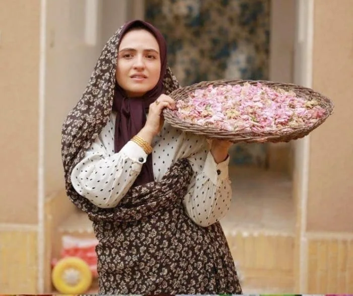 گلاره عباسی
