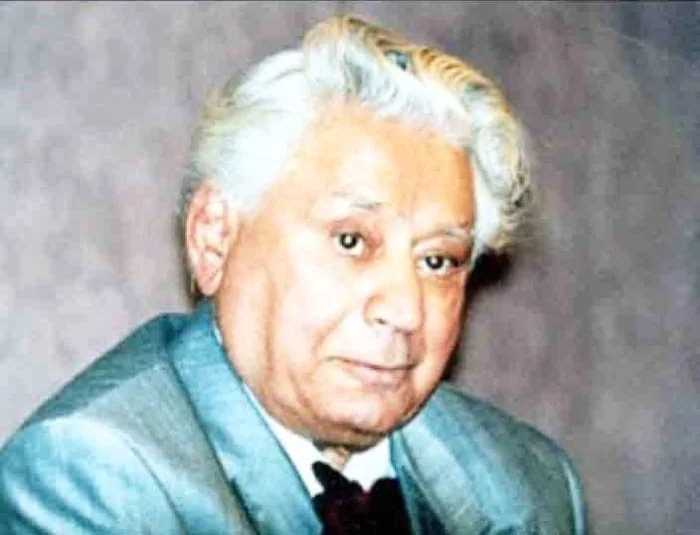 بزرگ علوی