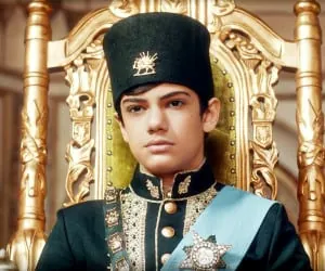 راستین عزیزپور