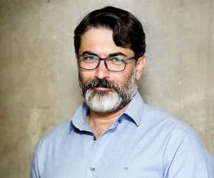 پارسا پیروزفر