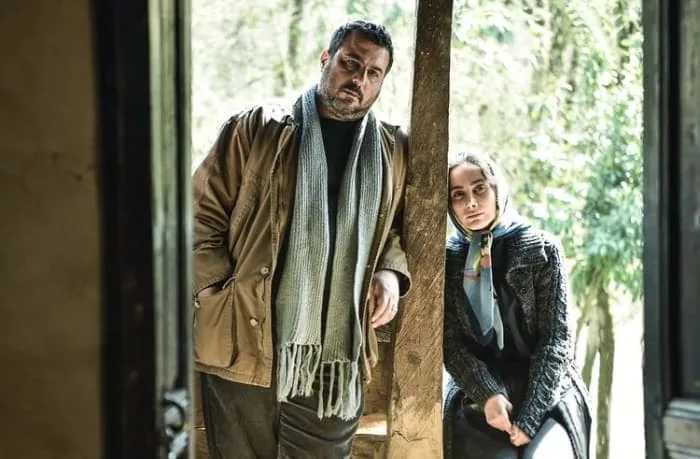 فیلم زمین گیر