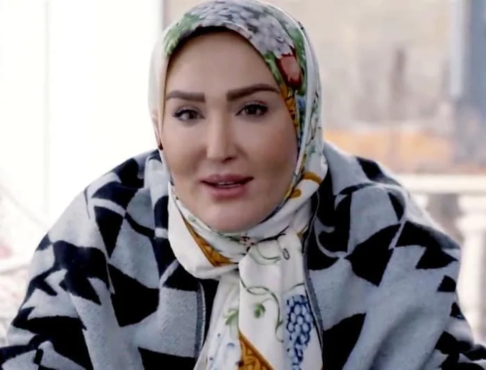 سریال بی همگان