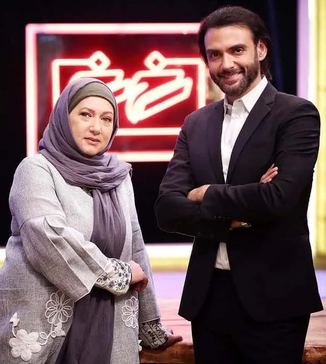 برنامه رخ به رخ