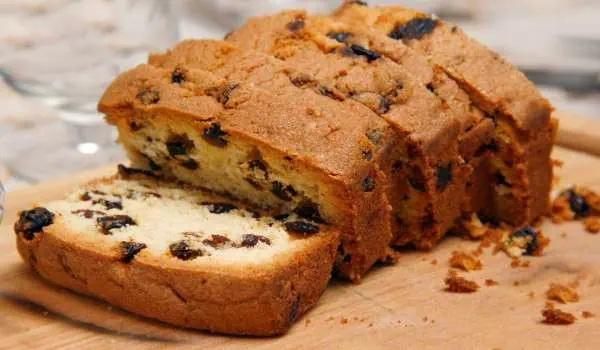 طرز تهیه کیک چای کشمشی