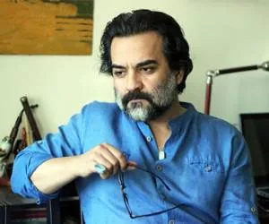 اشعاری زیبا از یغما گلرویی